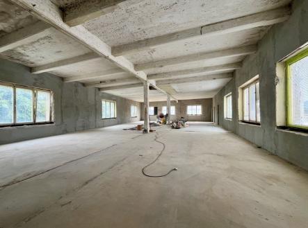 uni-8.jpeg | Prodej - obchodní prostor, 659 m²