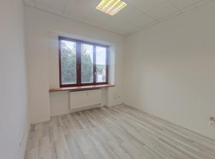 img-20260617-181154.jpg | Pronájem - kanceláře, 14 m²
