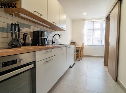 o-m04019-hdr.jpg | Pronájem bytu, 2+kk, 27 m²