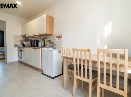 o-m04013-hdr.jpg | Pronájem bytu, 2+kk, 27 m²