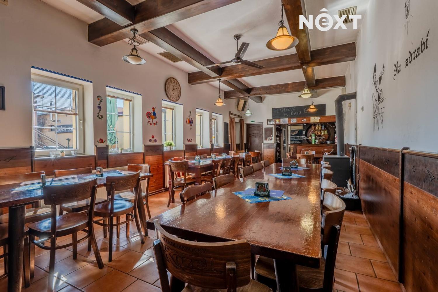 Prodej komerční Restaurace, 302㎡