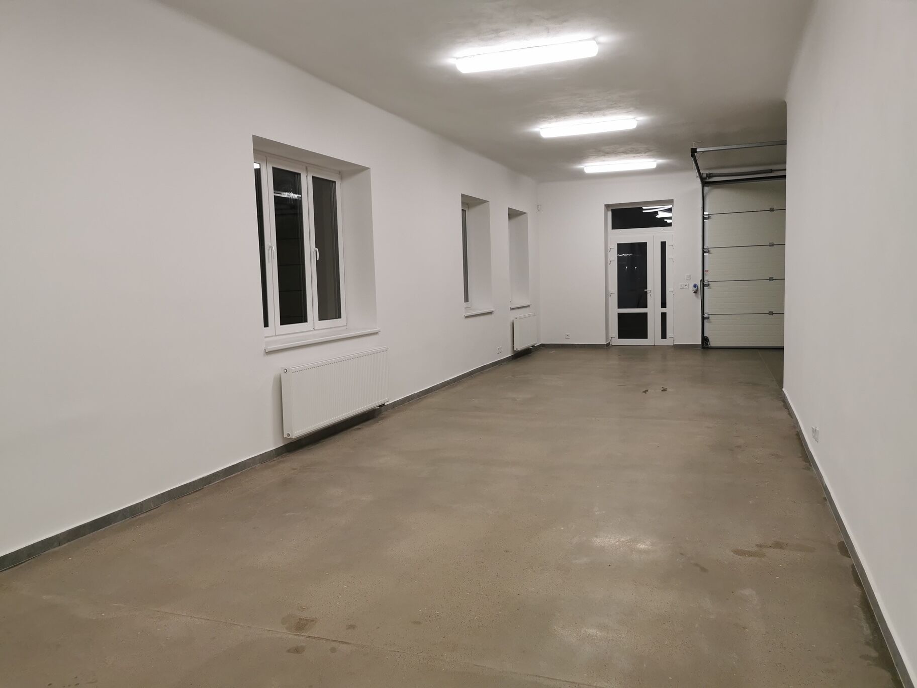 Pronájem komerčního prostoru o ploše 80 m2, Králův Dvůr