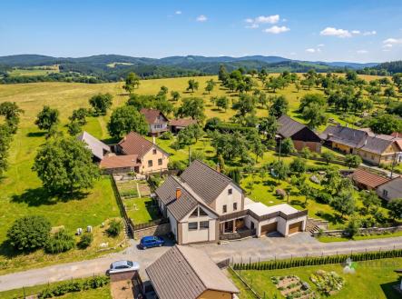 1.jpg | Prodej - dům/vila, 258 m²