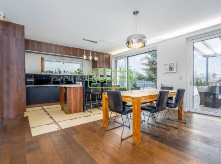 Obývací pokoj s kuchyní | Prodej - dům/vila, 250 m²