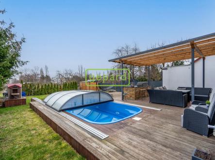 zahrada a bazén | Prodej - dům/vila, 250 m²