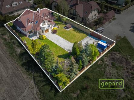 dům s pozemkem | Prodej - dům/vila, 253 m²