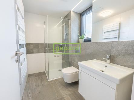 koupelna | Pronájem bytu, 1+kk, 30 m²
