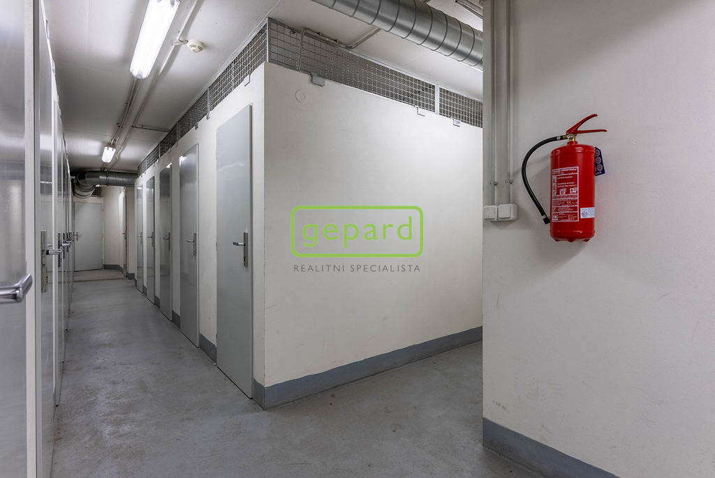 přístup ke sklepům