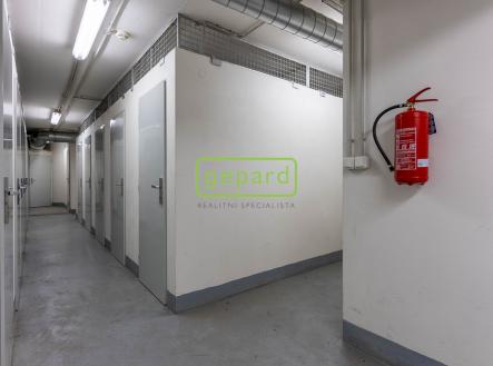 přístup ke sklepům | Prodej - malý objekt/garáž