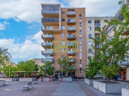 Pohled na dům | Prodej - malý objekt/garáž