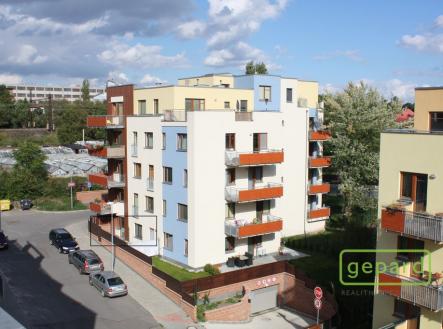 pohled dům | Pronájem bytu, 3+kk, 61 m²