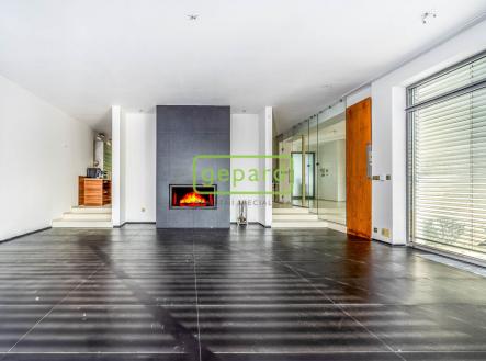 obývací pokoj s krbem | Prodej - kanceláře, 636 m²