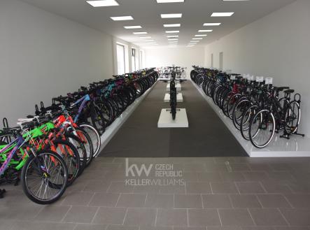 Hlavní prostor | Pronájem - obchodní prostor, 400 m²