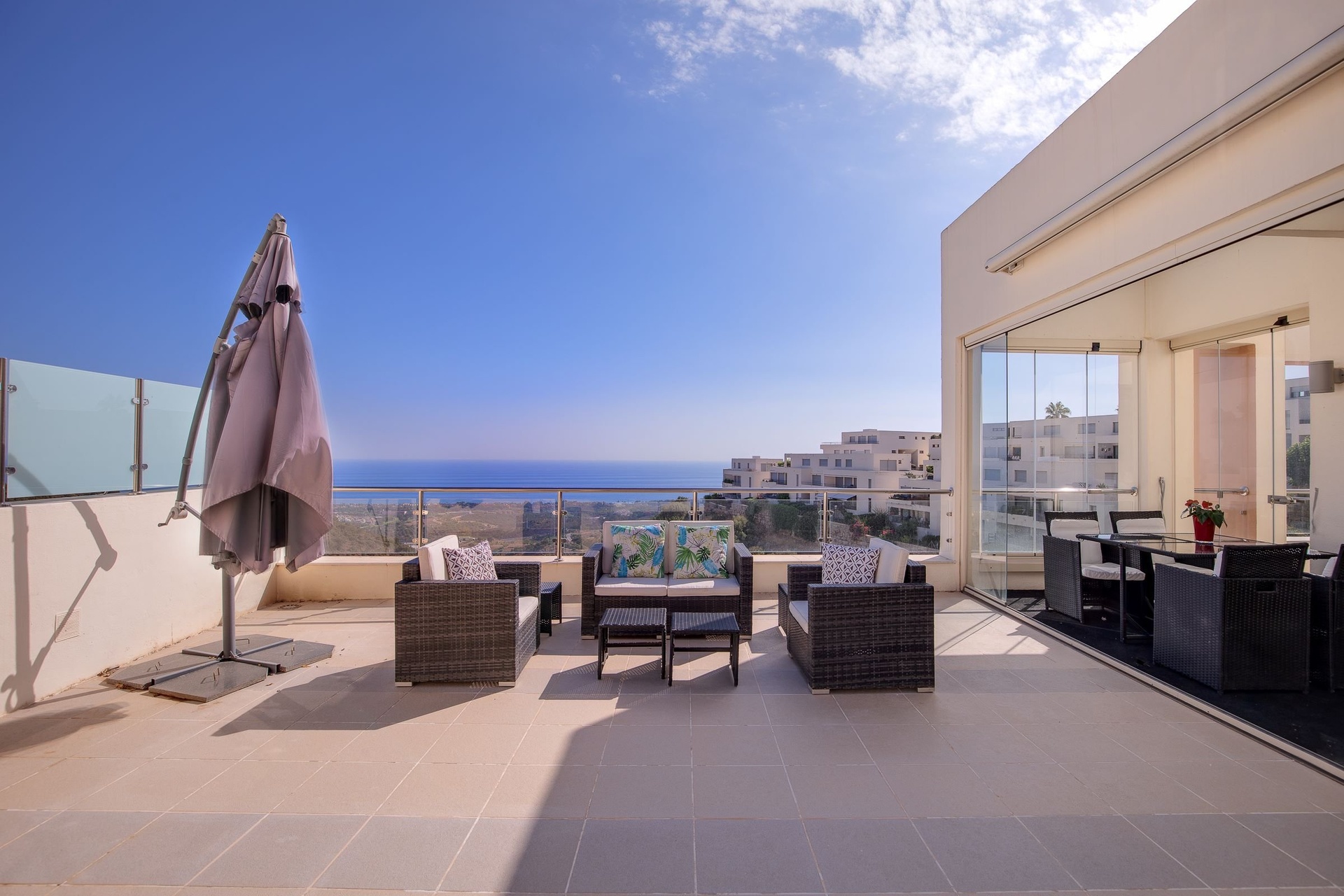 Prodej penthouse  4+kk, 138 m2 s terasou 181 m2 - Marbella