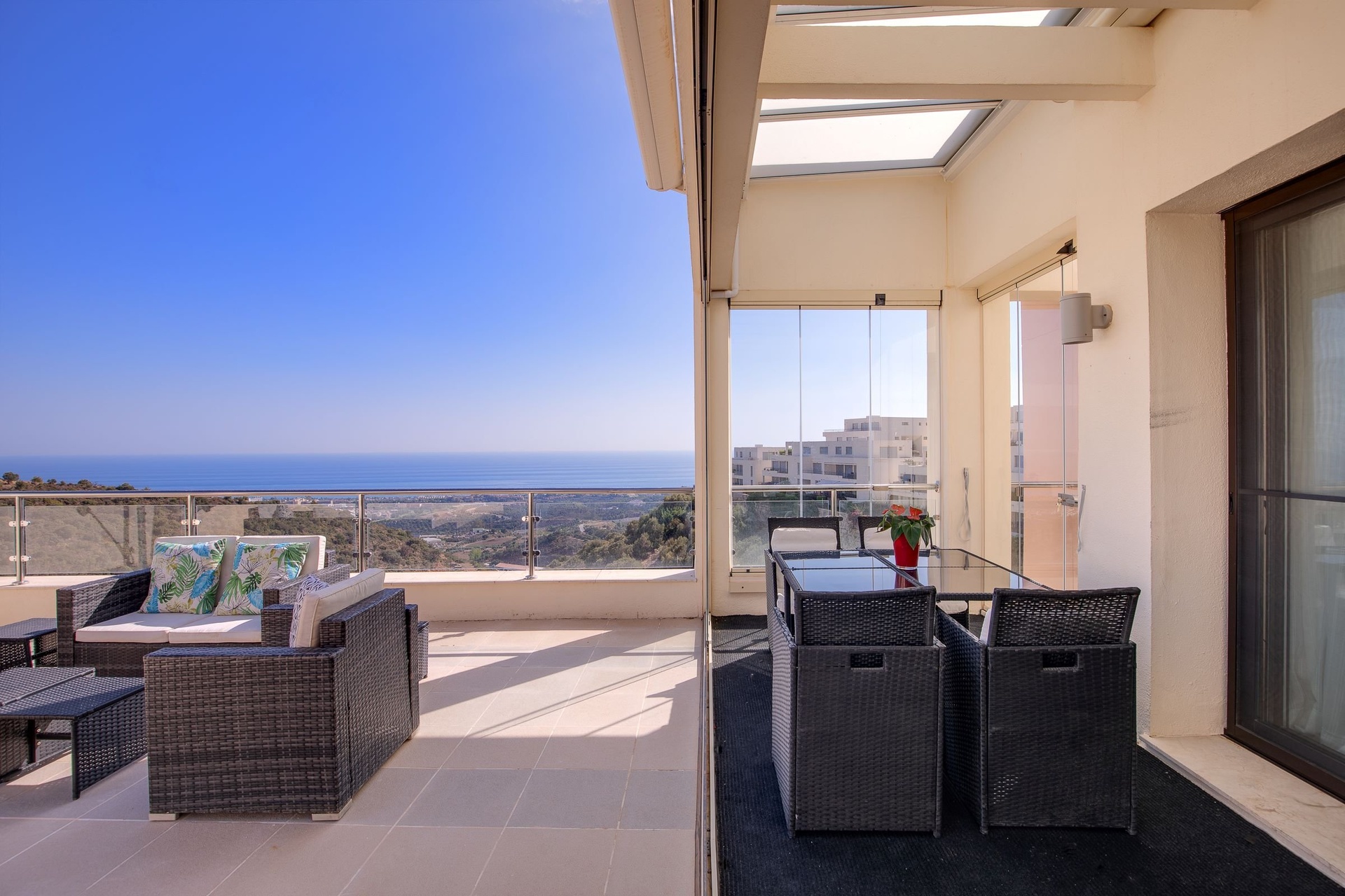 Prodej penthouse  4+kk, 138 m2 s terasou 181 m2 - Marbella