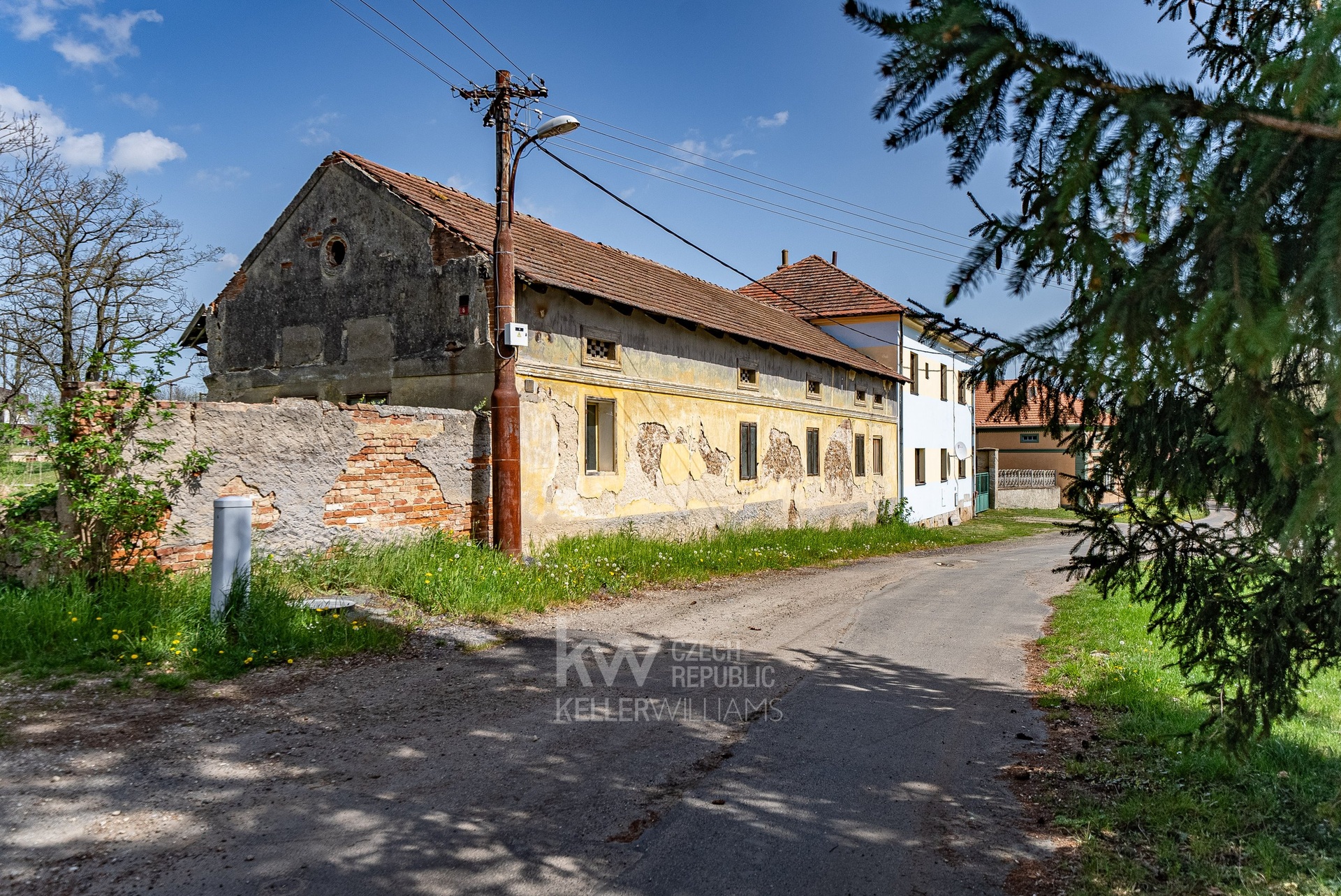 Prodej domu s historickým duchem v srdci Chotouně, okr. Kolín