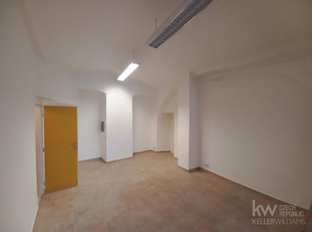 Místnost 2.3 | Pronájem - obchodní prostor, 155 m²