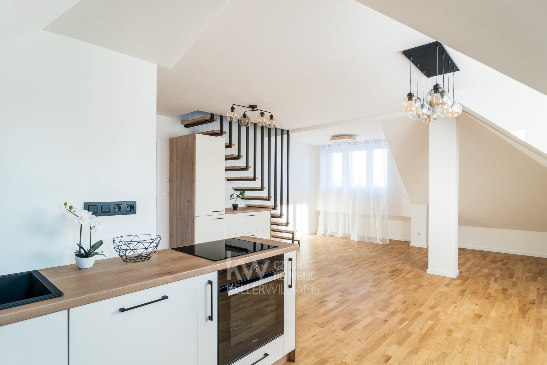 Pronájem bytu 3+kk, 131 m2 - Praha - Dejvice