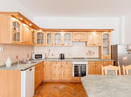 HUD_2098-17-HDR | Pronájem bytu, 4+kk, 80 m²