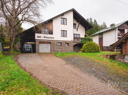 nabízený dům | Prodej - dům/vila, 679 m²