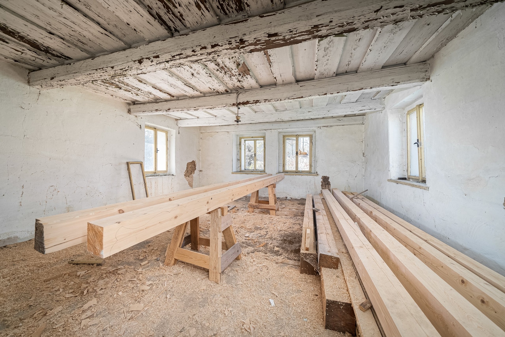 Dům s projektem pro kreativní a komerční využití v srdci Chotouně, okr. Kolín