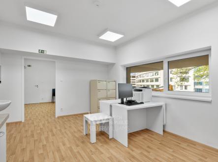 DSC07152 | Pronájem - komerční objekt, jiný, 71 m²