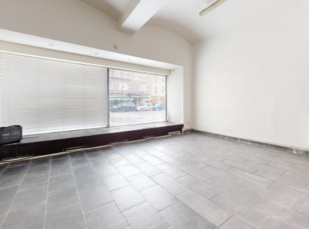 Hallway | Pronájem - obchodní prostor, 320 m²