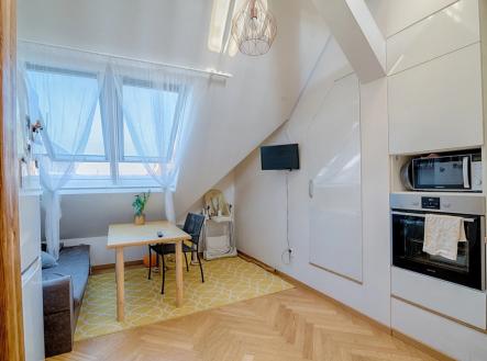 @renemuska #pronajem #byt #namestibratrisynku #nusle #praha #terasa #balkon #vyhled | Pronájem bytu, 3+kk, 73 m²