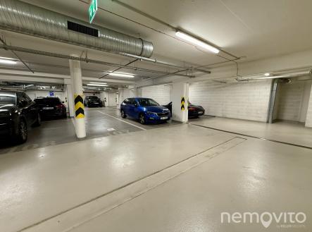 #prodej #garážové stání #garáž #praha 8 #Karlín @nemovito @renemuska | Prodej - malý objekt/garáž