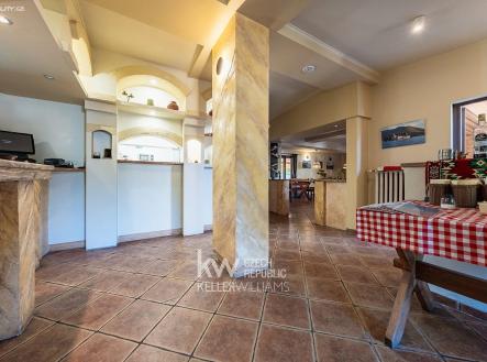 545281814_4112671072302813_5384822417280766620_n | Pronájem - restaurace, 110 m²