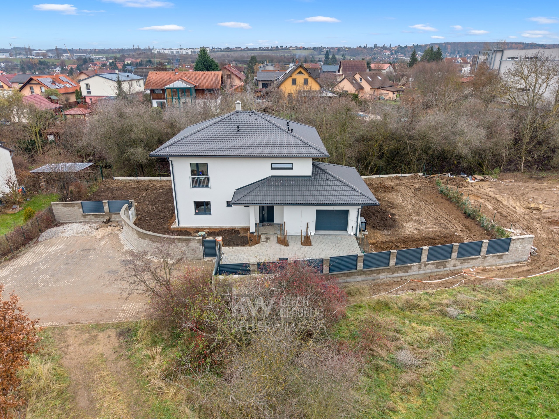 Pohled na hotový dům v únoru 1 (referenční dům s jiným pozemkem)