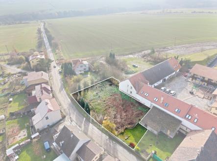 Vymezení pozemku - pohled směrem na Křivoklátsko | Prodej - pozemek pro bydlení, 1 020 m²