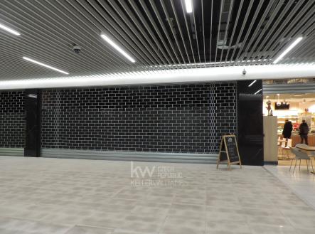 DSCN0702 | Pronájem - obchodní prostor, 326 m²