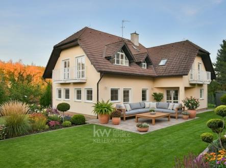 v2_941023d4-06aa-4579-84b3-81a3afe3b939 | Pronájem - dům/vila, 251 m²