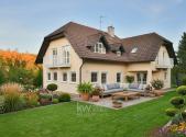 Pronájem - dům/vila, 251 m²