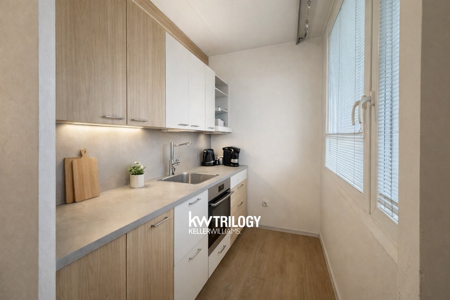 79BAEF9E-22FD-47FF-9EFC-5CEC1ED585EA