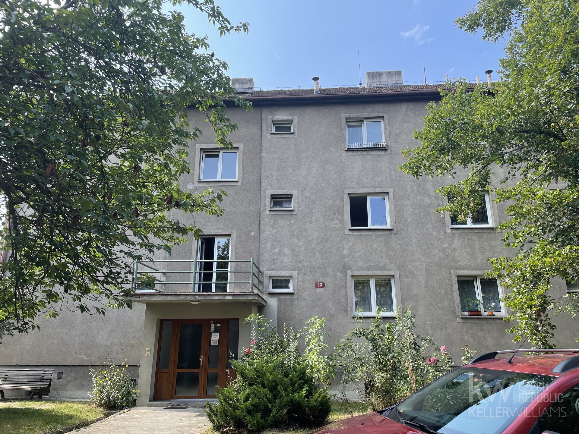 DFAF7075-8D59-4328-BB04-95D4334D80B7