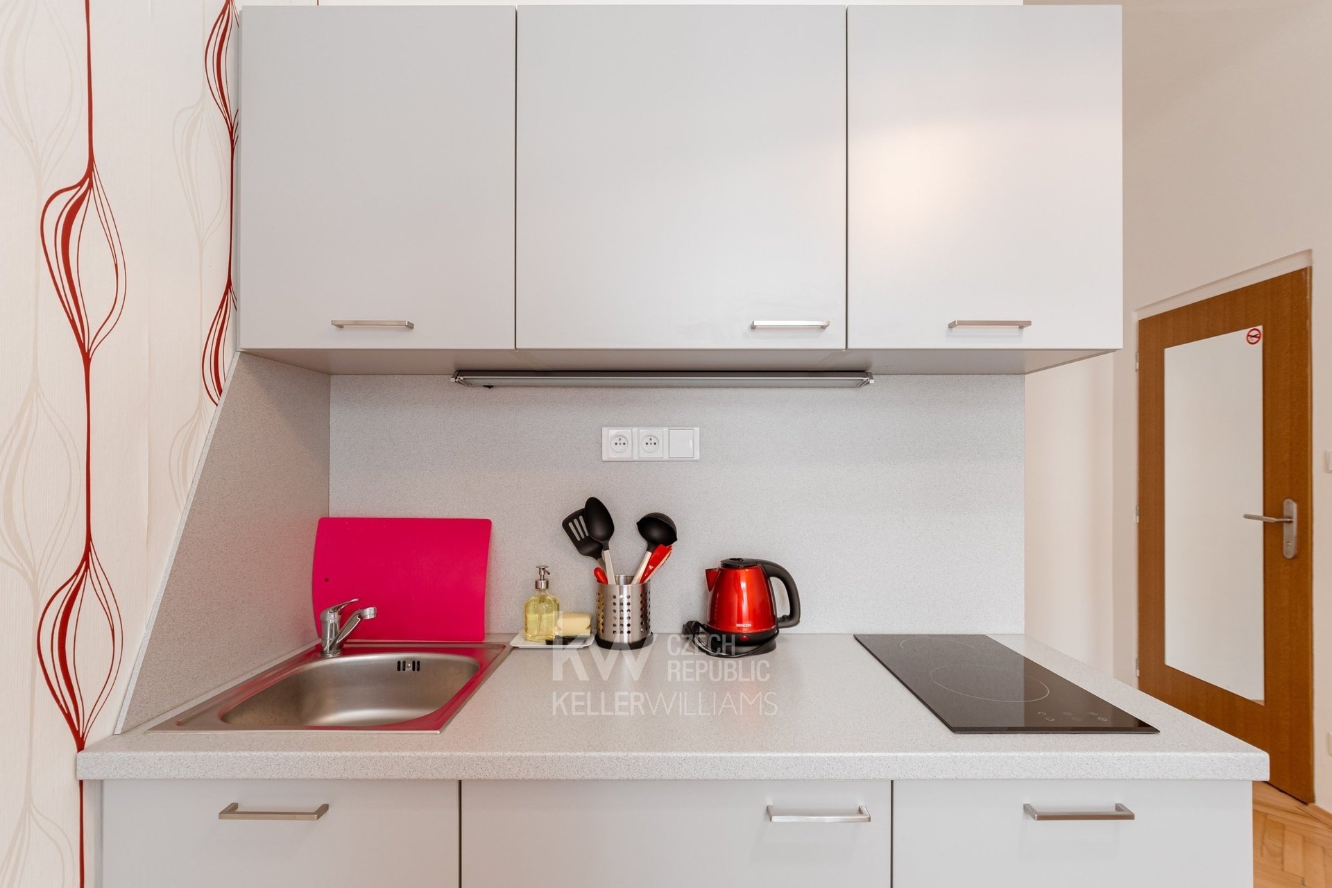 pronajem-bytu-1-kk-18-m2-praha-nusle-hud-0088-16-hdr-9d0ac3