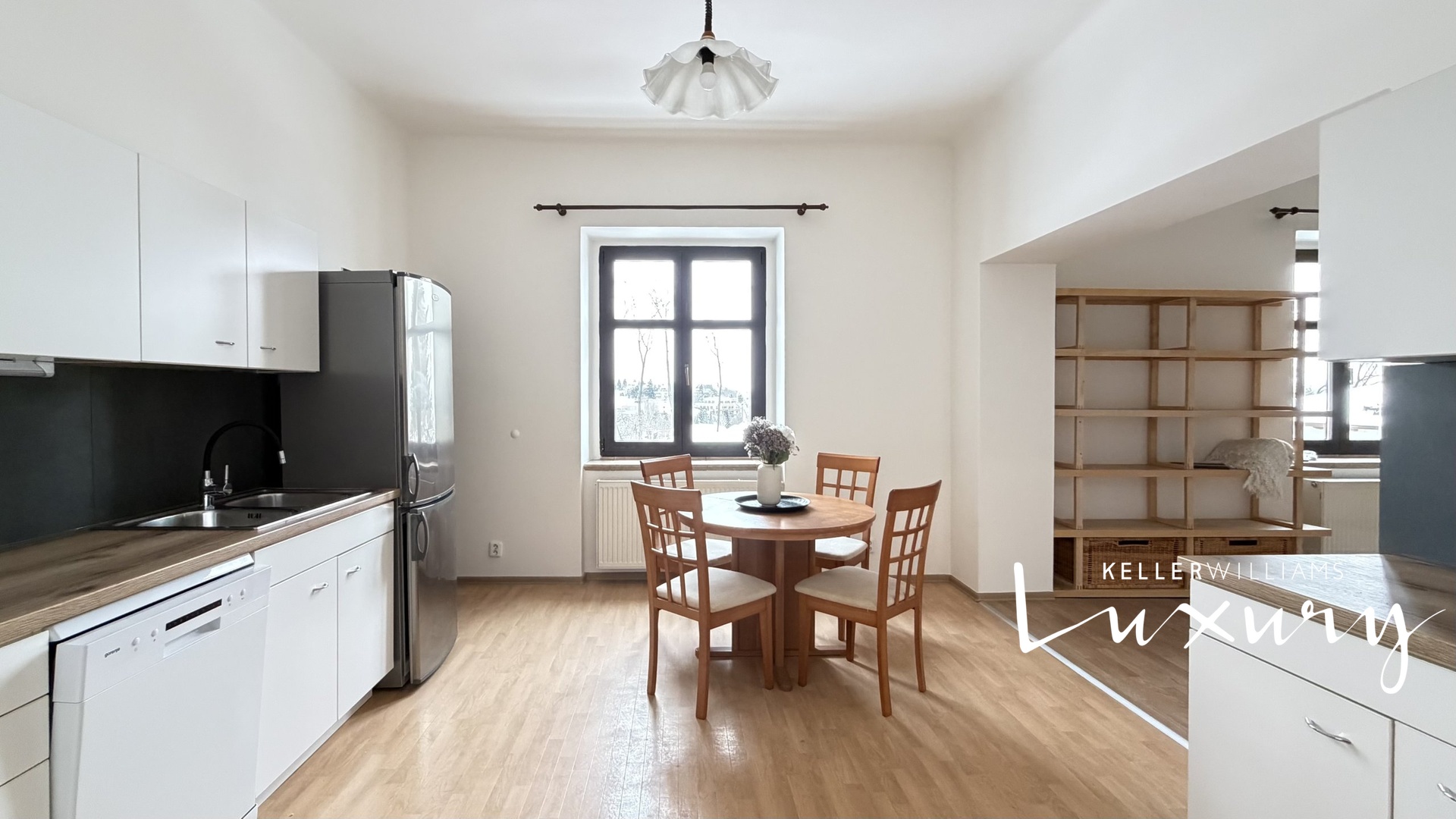 Kuchyň s jídelním koutem