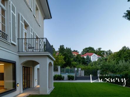 vila vstup | Prodej - dům/vila, 435 m²