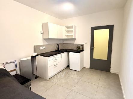 Byt, ul. Nušlova - Vrzáková & Boháč | Pronájem bytu, 1+kk, 17 m²