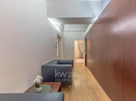 přízemí-chodba | Pronájem - kanceláře, 270 m²