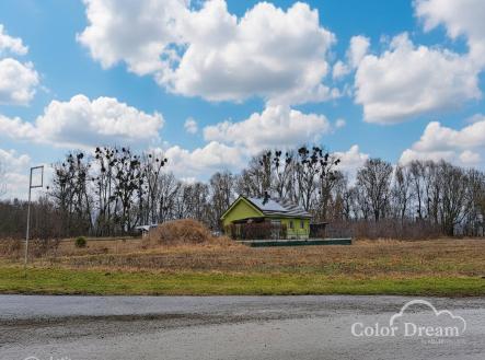 pohled přes silnici | Prodej - pozemek pro bydlení, 2 733 m²