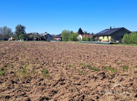 pohled od potoka 2 | Prodej - pozemek pro bydlení, 2 733 m²