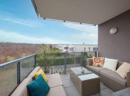 balkón s výhledem do zeleně | Prodej bytu, 2+kk, 67 m²