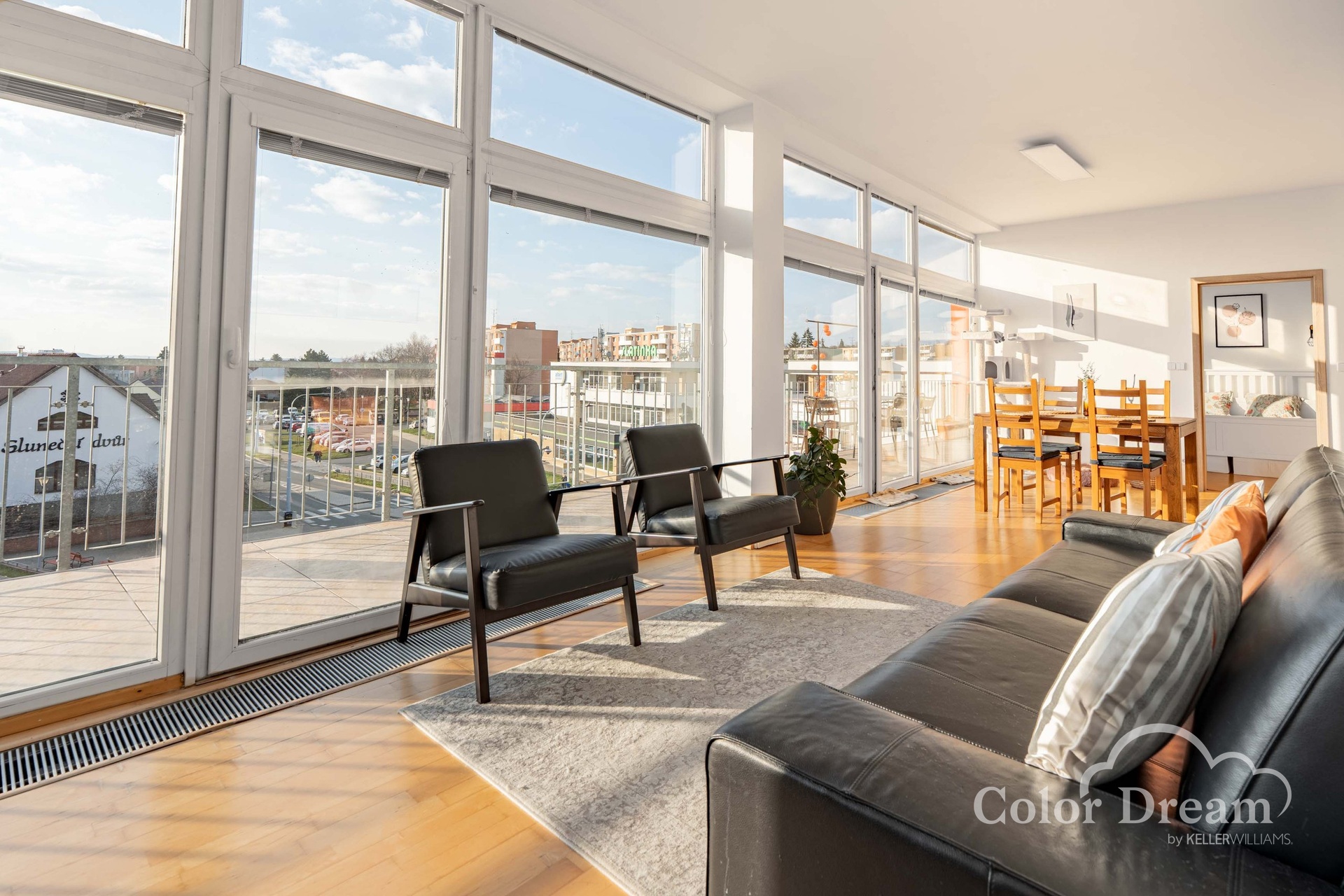 obývací část od dveří