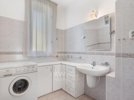 Koupelna v 1. patře | Prodej - dům/vila, 205 m²