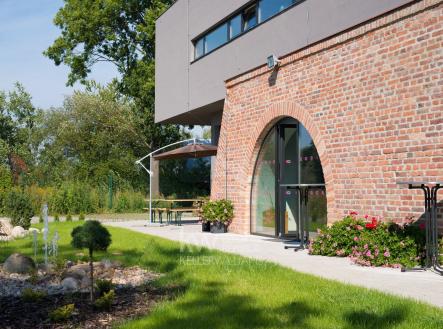 Zahrádka a posezení | Pronájem - kanceláře, 54 m²