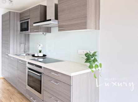 Pronájem bytu, 1+kk, 38 m²