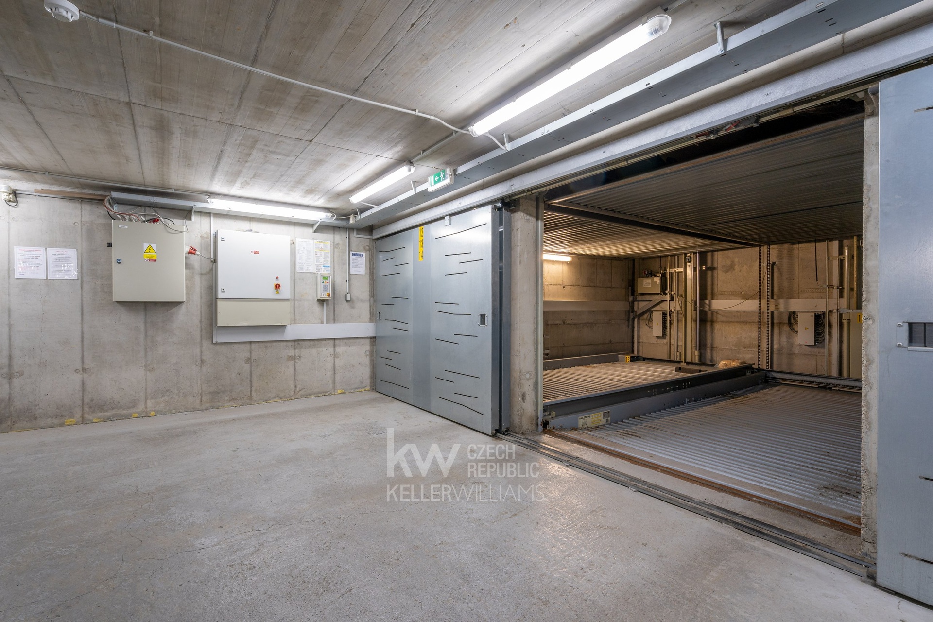 Garáž Kodaňská - Vrzáková & Boháč